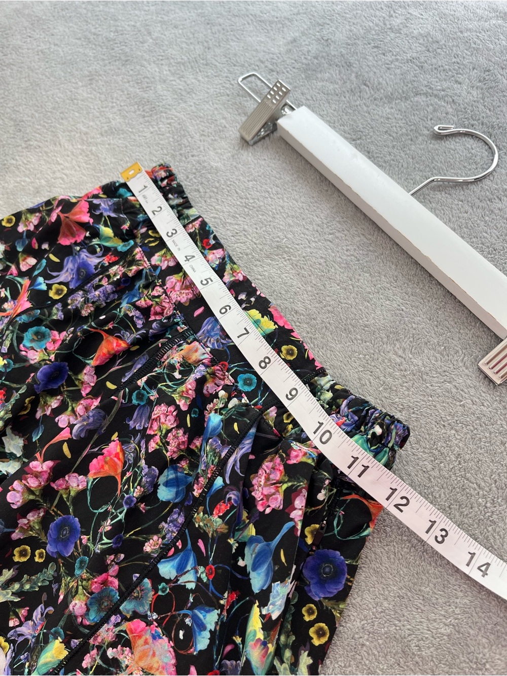 Lululemon Hotty Hot High-Rise Lined Short 4" Flowerscope size 4‎ - Picture 8 of 11